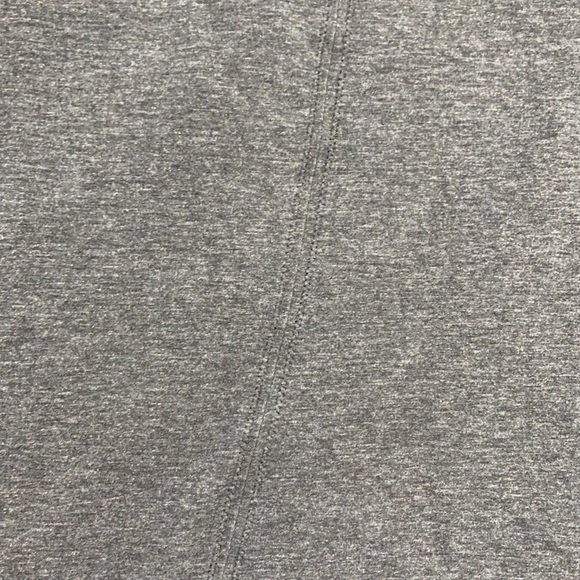 Lululemon Devotion Short Sleeve Tee sz 4 - Picture 9 of 9